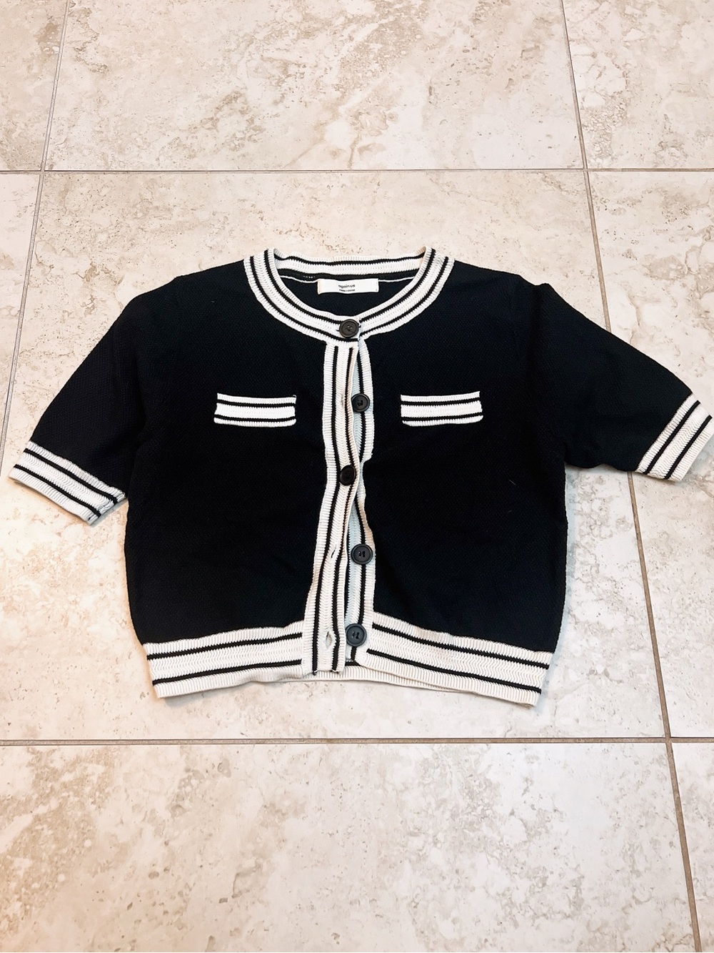 Free- Crop cardigan